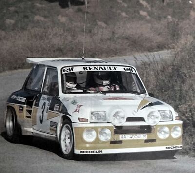 Carlos Sainz Cenamor - Antonio Boto
22º Rally Catalunya 1986. Renault 5 Maxiturbo (VA-4650-M). Clasificado 2º.

Del 23 al 26 de Octubre, Barcelona, Catalunya, España.
Superficie: asfalto.

El Rally tenia un total de 1246.00 km de los que 417.00 km divididos en 30 tramos eran especiales.

Tomaron la salida 84 equipos, finalizaron 49.@
Palabras clave: ;Renault;Maxiturbo;Grupo_B;1986;Catalunya;España;Spain