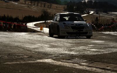 Kevin Abbring - Lara Vanneste
80º Rallye Automobile de Monte-Carlo 2012. Skoda Fabia S2000 (H VM136). Clasificado 12º.

Del 17 al 22 de Enero, Valence - Monaco.
Superficie: asfalto - nieve.

El Rally teni­a un total de 1772.52 km de los que 433.36 Km divididos en 18 tramos eran especiales.

Se inscribieron 82 equipos, tomaron la salida 73, finalizaron 45.

© Monica Parisotto
@@
Palabras clave: Skoda;Fabia;S2000;Montecarlo;2012