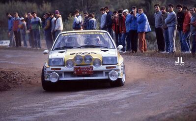 Carlos Sainz Cenamor - José Luis López Orozco
20º Rally Catalunya 1984. Opel Manta 400 (2-M-1855-P). Clasificado 2º.

El Equipo Oficial de Opel le cedió este coche sólo para este rally.
Su brillante actuación, 2º por detrás de Salvador Serviá también con Opel, y por delante de Genito Ortiz con Renault 5 Turbo, le abrió las puertas al Equipo Oficial de Renault.

Del 26 de Octubre al 28 de Octubre, Barcelona, Catalunya, España.
Superficie: asfalto.

El Rally tení­a un total de 440.65 km cronometrados.

Tomaron la salida 83 equipos, finalizaron 42.

© Jose Luis Cortijos
@
Palabras clave: ;Opel;Manta;Catalunya;grupo_B;1984