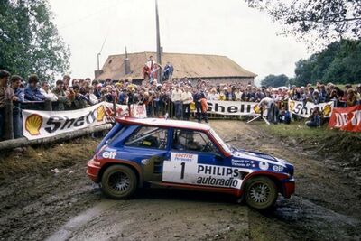 Jean Ragnotti - Pierre Thimonier
21º 24 Heures d'Ypres 1985. Renult 5 Maxiturbo (7499 YA 91). Clasificado 1º.

Del 28 al 30 de Junio, Ypres, Bélgica.
Superficie: asfalto con 524.00 km cronometrados.

Tomaron la salida 148 equipos, finalizaron 73.@
Palabras clave: ;Renault;Maxiturbo;Ypres;1985;Grupo_B