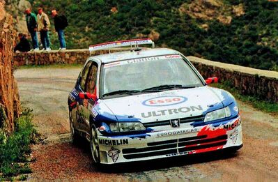Gilles Panizzi - Herve Panizzi
41º Tour de Corse - Rallye de France 1997. Peugeot 306 Maxi (761 LYV 75). Clasificado 3º.

Del 5 al 7 de Mayo, Ajaccio, Córcega, Francia.
Superficie: asfalto.

El Rally tenia un total de 998.16 km de los que 408.02 km divididos en 18 tramos eran especiales.

Tomaron la salida 60 equipos, finalizaron 39.@
Palabras clave: Gilles_Panizzi;Peugeot;Maxi;Corse;Corcega;1997