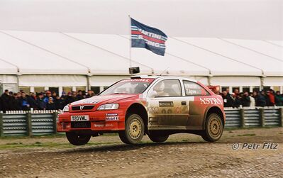 Neil Wearden - Trevor Agnew
55º Network Q Rally de Gran Bretaña 1999. Opel (Vauxhall) Astra Kit Car (T20 VML). Clasificado 20º.

Del 21 al 23 de Noviembre, Cheltenham.
Superficie: tierra - asfalto.

El Rally tení­a un total de 1815.48 km de los que 389.39 km divididos en 22 tramos eran especiales.

Se inscribieron 186 equipos, tomaron la salida 160, finalizaron 89.

© Petr Fitz
@@
Palabras clave: Opel;Vauxhall;Astra;Kit_Car;Gran_Bretaña;1999