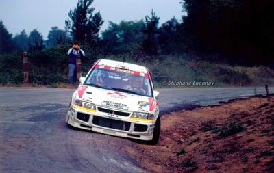 Andrea Aghini - Sauro Farnocchia
31º Rallye Catalunya - Costa Brava - Rallye de España 1995. Mitsubishi Lancer Evo III (M6 MRE). Clasificado 5º.

Del 23 al 25 de Octubre, Lloret de Mar, Girona, Catalunya, España.
Superficie: asfalto.

El Rally tenia un total de 1663.71 km de los que 474.35 km divididos en 23 tramos eran especiales.

Tomaron la salida 81 equipos, finalizaron 42.

© Stéphane Lhonnay
@
Palabras clave: ;Mitsubishi;Lancer;Catalunya;Costa_Brava;España;1995;Spain