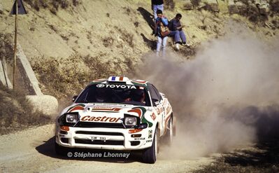 Didier Auriol - Bernard Occelli
36º Rallye San Remo - Rallye de Italia 1994. Toyota Celica Turbo 4WD -ST185- (K-AM 6983). Clasificado 1º.

Del 9 al 13 de Octubre, Sanremo, Liguria, Imperia, Italia.
Superficie: asfalto - tierra.

El Rally tenia un total de 2160.40 km de los que 526.03 km divididos en 26 tramos eran especiales (una de ellas fue cancelada SS17 Roncola de 9.40 km).

Se inscribieron 94 equipos, tomaron la salida 92, finalizaron 40.

© Stéphane Lhonnay
@
Palabras clave: Didier_Auriol;Toyota;Celica;Sanremo;ST185;Italia;1994