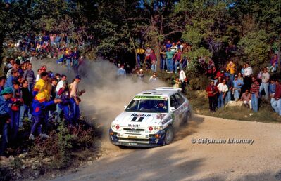 Massimo "Miki" Biasion - Tiziano Siviero
36º Rallye Sanremo - Rallye de Italia 1994. Ford Escort RS Cosworth (L124 PAR). Clasificado 3º.

Del 9 al 13 de Octubre, Sanremo, Liguria, Imperia, Italia.
Superficie: asfalto - tierra.

El Rally tenia un total de 2160.40 km de los que 526.03 km divididos en 26 tramos eran especiales (una de ellas fue cancelada SS17 Roncola de 9.40 km).

Se inscribieron 94 equipos, tomaron la salida 92, finalizaron 40.

© Stéphane Lhonnay
@
Palabras clave: ;Ford;Escort;Cosworth;Sanremo;1994;Italia