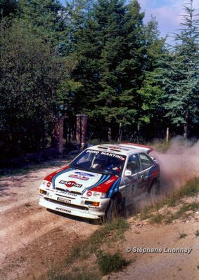 Gianfranco Cunico - Stefano Evangelisti
36º Rallye San Remo - Rallye de Italia 1994. Ford Escort RS Cosworth (L 344 MRM). Clasificado 6º.

Del 9 al 13 de Octubre, Sanremo, Liguria, Imperia, Italia.
Superficie: asfalto - tierra.

El Rally tenia un total de 2160.40 km de los que 526.03 km divididos en 26 tramos eran especiales (una de ellas fue cancelada SS17 Roncola de 9.40 km).

Se inscribieron 94 equipos, tomaron la salida 92, finalizaron 40.

© Stéphane Lhonnay
@
Palabras clave: ;Ford;Escort;Cosworth;Sanremo;1994