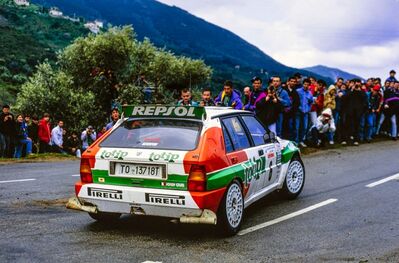 Andrea Aghini - Sauro Farnocchia
37º Tour de Corse - Rallye de France 1993. Lancia Delta HF Integrale (TO 13718T). Abandonó por la suspensión del coche después de una salida de pista en SS13 Muracciole - Les Caselles de 21 Km.

Del 1 al 5 de Mayo, Ajaccio, Córcega, Francia.
Superficie: asfalto.

El Rally tenia un total de 1,130.95 Km de los que 556.42 Km divididos en 24 tramos eran especiales.

Se inscribieron 92 equipos, tomaron la salida 85, finalizaron 44.@
Palabras clave: ;Lancia;Delta;Integrale;Corcega;1993;Corse
