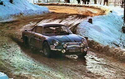 Jean-Pierre Nicolas - Claude Roure
1º Sanremo-Sestriere - Rally d'Italia 1970. Alpine-Renault A110 1300 (8830 GJ 76). Clasificado 2º.

Del 4 al 8 de Marzo, Sanremo, Sestriere, Italia.
Superficie: asfalto

El Rally constaba de 2 etapas y un total de 269.00 km cronometrados divididos en 32 tramos especiales. (6 de ellos fueron cancelados SS6 Cantarana - Passo Prale de 6 km, SS15 Monforte d´Alba - Gallo d´Alba de 3 km, SS17 Valle - Saliceto, km?, SS26 Langan - Vignai, km?, SS27 Passo maro - Ville S.Pietro, km?, SS29 Pradeboni - Peveragno, km?).

Tomaron la salida 134 equipos, finalizaron 15.@
Palabras clave: ;Sanremo;Italia;Renault;Alpine;A110;1970;Nieve