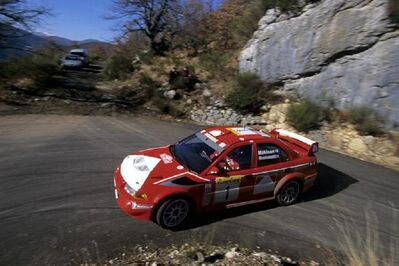 Tommi Mäkinen - Risto Mannisenmäki
68º Rallye Automobile de Monte-Carlo 2000. Mitsubishi Lancer Evo VI (V2 MMR). Clasificado 1º.

Del 19 al 22 de Enero, Monte-Carlo.
Superficie: asfalto - nieve

El Rally tenía un total de 1434.85 km de los que 412.81 km divididos en 15 tramos eran especiales (uno de ellos fue cancelado SS6 L'Epine - Rosans de 31.40 km).

Tomaron la salida 92 equipos, finalizaron 59.@
Palabras clave: ;Mitsubishi;Lancer;EvoVI;Montecarlo;2000