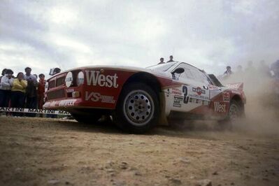Attilio Bettega - Sergio Cresto
8º Rally Costa Smeralda 1985. Lancia Rally 037 (TO 09008D). Clasificado 2º.

Del 17 al 19 de Abril, Porto Cervo, Cerdeña, Arzachena, Sácer, Costa Esmeralda.
Superficie: tierra.

El Rally constaba de 621.20 km cronometrados, desconocemos en cuantos tramos especiales se dividían y los kilómetros totales de la prueba.

Tomaron la salida 75 equipos, finalizaron 25.@
Palabras clave: ;Sergio_Cresto;Lancia;Grupo_B;Costa_Esmeralda;1985;Smeralda