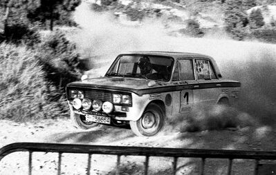 Jose Manuel Juncosa - ¿?
16º Rally 2000 Viratges 1974. Seat 1430 (B-758664). Abandonó por rotura del diferencial.

Del 9 al 10 de Noviembre, Manresa, Barcelona, Catalunya, España.
Superficie: asfalto - tierra.

El Rally tenia un tota de 721 km de los que 283 km divididos en 17 tramos eran cronometrados.

Tomaron la salida 78 equipos, finalizaron 36.

© Josep Mª Hernandez
@
Palabras clave: 2000_Viratges;Seat;1974