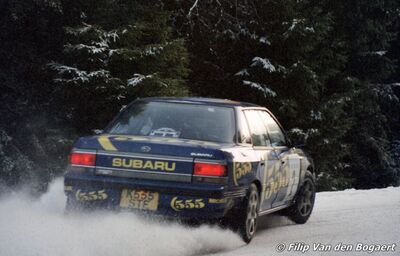 Colin McRae - Derek Ringer
42º International Swedish Rally 1993. Subaru Legacy RS (K555 STE). Clasificado 3º.

Del 11 al 14 de Febrero, Karlstad.
Superficie: nieve - hielo.

El Rally teni­a un total de 1431.32 km de los que 519.63 km divididos en 28 tramos eran especiales.

Se inscribieron 106 equipos, tomaron la salida 109, finalizaron 52.

© Filip Van den Bogaert
@
Palabras clave: ;Subaru;Legacy;Suecia;1993;Nieve