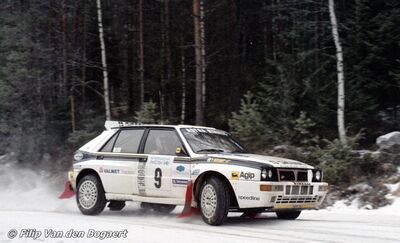 Tommi Mäkinen - Seppo Harjanne
42º International Swedish Rally 1993. Lancia Delta HF Integrale (TO-53226-S). Clasificado 4º.

Del 11 al 14 de Febrero, Karlstad.
Superficie: nieve - hielo.

El Rally teni­a un total de 1431.32 km de los que 519.63 km divididos en 28 tramos eran especiales.

Se inscribieron 106 equipos, tomaron la salida 109, finalizaron 52.

© Filip Van den Bogaert
@
Palabras clave: ;Lancia;Delta;Integrale;Suecia;1993;nieve