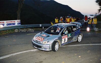 François Delecour - Daniel Grataloup
47º Rallye Sanremo - Rallye d'Italia 2000. Peugeot 206 WRC (206 NHW 75). Clasificado 2º.

Del 19 al 22 de Octubre, Sanremo.
Superficie: asfalto.

El Rally tenia un total de 1065.75 Km de los que 382.79 Km divididos en 17 tramos eran especiales (uno de ellos fue cancelado SS15 Langan 2 de 37.81 Km.

Se inscribieron 123 equipos, tomaron la salida 115, finalizaron 62.

© Petr Fitz
@@
Palabras clave: ;Peugeot;WRC;Sanremo;2000