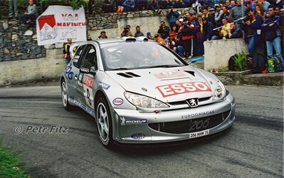 François Delecour - Daniel Grataloup
47º Rallye Sanremo - Rallye d'Italia 2000. Peugeot 206 WRC (206 NHW 75). Clasificado 2º.

Del 19 al 22 de Octubre, Sanremo.
Superficie: asfalto.

El Rally tenia un total de 1065.75 Km de los que 382.79 Km divididos en 17 tramos eran especiales (uno de ellos fue cancelado SS15 Langan 2 de 37.81 Km.

Se inscribieron 123 equipos, tomaron la salida 115, finalizaron 62.

© Petr Fitz
@@
Palabras clave: ;Peugeot;WRC;Sanremo;2000