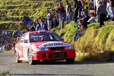 Tommi Mäkinen - Risto Mannisenmäki
47º Rallye Sanremo - Rallye d'Italia 2000. Mitsubishi Lancer Evo VI (V9 MMR). Clasificado 3º.

Del 19 al 22 de Octubre, Sanremo.
Superficie: asfalto.

El Rally tenia un total de 1065.75 Km de los que 382.79 Km divididos en 17 tramos eran especiales (uno de ellos fue cancelado SS15 Langan 2 de 37.81 Km.

Se inscribieron 123 equipos, tomaron la salida 115, finalizaron 62.@
Palabras clave: ;Mitsubishi;Lancer;Sanremo;2000