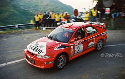 Freddy Loix - Sven Smeets
47º Rallye Sanremo - Rallye d'Italia 2000. Mitsubishi Lancer Evo VI (V4 MMR). Clasificado 8º.

Del 19 al 22 de Octubre, Sanremo.
Superficie: asfalto.

El Rally tenia un total de 1065.75 Km de los que 382.79 Km divididos en 17 tramos eran especiales (uno de ellos fue cancelado SS15 Langan 2 de 37.81 Km.

Se inscribieron 123 equipos, tomaron la salida 115, finalizaron 62.

© Petr Fitz
@@
Palabras clave: Mitsubishi;Lancer;Sanremo;2000