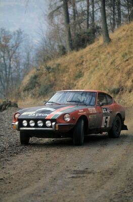 Harry Källström - Claes Billstam
22º Daily Mirror RAC Rally 1973. Datsun 240Z. Clasificado 14º.

Del 17 al 21 de Noviembre, London, York, Inglaterra.
Superficie: tierra - barro.

El Rally tenia un total de 3020 km de los que 540.02 km divididos en 80 tramos eran especiales.
10 de ellos fueron cancelados:
SS4 Bildworth de 2.41 km
SS5 Harlow de 2.41 km
SS8 Common de 3.22 km
SS9 Quarry de 2.41 km
SS10 Ludlow de 3.22 km
SS54 Rest and Be Thankful de 1.61 km
SS55 Strachur de 4.83 km
SS56 Loch Eck de 3.22 km
SS57 Loch Eckside de 9.66 km
SS58 Ardgartan de 4.83 km

Se inscribieron 241 equipos, tomaron la salida 198, finalizaron 91.
@
Palabras clave: ;1973;RAC_Rally;Daily_Mirror