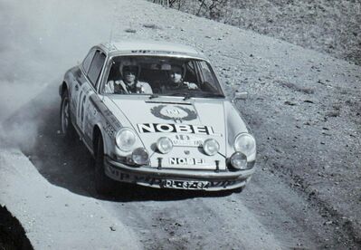 Giovanni Salvi - Barbosa Gama
7º Rali Internacional TAP 1973. Porsche 911 S 2.4 (DL-67-67). Clasificado 10º.

Del 13 al 18 de Marzo, Estoril, Cascais, Lisboa, Portugal.
Superficie: asfalto - tierra.

El Rally tenia un total de 4600.00 km de los que 397.50 km divididos en 32 tramos eran especiales.

Se inscribieron 90 equipos, tomaron la salida 79, finalizaron 23.@
Palabras clave: Porsche;Portugal;1973