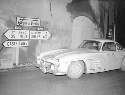 Salvador Fàbregas - Ciro Basadonna
16º Rallye Automobile de Monte-Carlo 1956. Mercedes-Benz 300 SL. Clasificado 73º.

Del 16 al 23 de Enero, Monaco.
Superficie: asfalto - nieve.

El Rally tenia un total de 4800 km de los que 420 km divididos en 18 tramos eran especiales, (2 ellas fueron canceladas SS10 Col de la Porte de 18.25 Km y SS11 La Cabanette de 18.25Km).

Tomaron la salida 278 equipos, finalizaron 51.@
Palabras clave: Mercedes_Benz;Montecarlo;1956