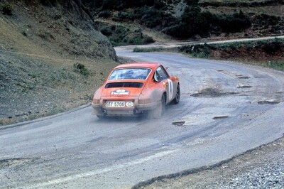 Åke Andersson - Bo Thorszelius
18º Acropolis Rally 1970. Porsche 911 S (S-T 5706). Abandonó por rotura de una biela.

Del 27 de Mayo al 2 de Junio, Atenas.
Superficie: tierra.

El Rally constaba de 270.00 km cronometrados.
Desconocemos en cuantos tramos especiales se dividían.

Tomaron la salida 80 equipos, finalizaron 13.@
Palabras clave: Porsche;Acropolis;Grecia;1970