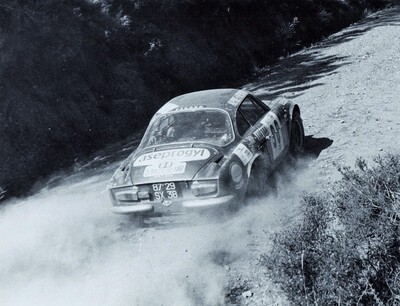 Bob Neyret - Jacques Terramorsi
5º Rali Internacional TAP 1971. Alpine-Renault A110 1800 (8729 SX 38). Clasificado 3º.

Del 5 al 10 de Octubre, Automóvil Club de Portugal.
Superficie: asfalto - tierra.

El Rally tenia 304.50 km cronometrados divididos en 3 etapas y 20 tramos especiales.

Tomaron la salida 133 equipos, finalizaron 9.@
Palabras clave: Renault;Alpine;A110;Portugal;1971