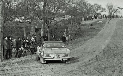 Luciano Trombotto - Gino Macaluso
20º Daily Mirror RAC Rally 1971. Fiat 124 Spider (TO E73737). Clasificado 21º.

Del 20 al 25 de Noviembre, Harrogate.
Superficie: tierra - nieve

El Rally tenia un total de 646.90 km cronometrados divididos en 77 tramos especiales (13 de ellos fueron cancelados, SS11
Kilburn de 3.22 km, SS12 Boltby de 6.44 km, SS23 Redesdale de 3.22, SS27 Glendevon de 3.22 km, SS28 Blackcraig de 16.09 km, SS32 Clashindarrich de 13.68 km, SS33 Bin de 6.44 km, SS35
Glen Errochty de 12.87 km, SS36 Ladywell de 4.02 km, SS37 Craigvinean de 11.26 km, SS38 Achray de 12.07, SS39 Loch Ard de 8.05 km, SS51 Speed Merchants de 4.83 km)

Tomaron la salida 231 equipos, finalizaron 104.@
Palabras clave: Fiat;Spider;RAC_Rally;Daily_Mirror;Inglaterra;1971