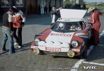 Tony Carello - Maurizio Perissinot
14º 24 Heures d'Ypres 1978. Lancia Stratos HF (TO L64137). Clasificado 3º.
Lancia Pirelli

Del 23 al 25 de Junio, Ypres • AC Targa Florio.
Superficie: asflto

El Rally constaba de 2 etapas con un total de 516.06 km divididos en 48 tramos cronometrados.

Tomaron la salida 178 equipos, finalizaron 59.

© Herman Janssen
@@
Palabras clave: Lancia;Stratos;Ypres;1978