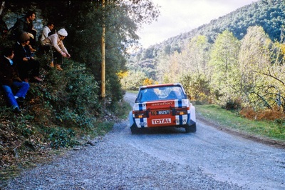 Michèle Mouton - Françoise Conconi
22º Critérium des Cévennes 1979. Fiat 131 Abarth (TO N92971). Clasificada 3º.

Del 17 al 18 de Noviembre, Montpellier, Occitania, Francia.
Superficie: asfalto.

El Rally tenía un total de 411.00 km cronometrados divididos en 17 tramos especiales (uno de ellos fue cancelado SS1 Prologue 1 de 5.00 km).

Tomaron la salida 326 equipos, finalizaron 92.@
Palabras clave: Michele_Mouton;Criterium_Cevennes;Fiat;Abarth;1979