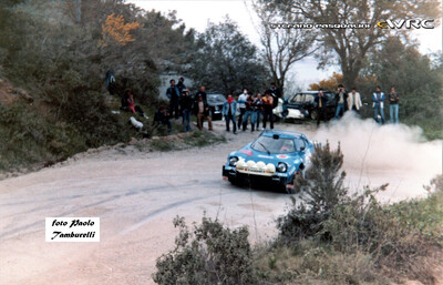 Fabrizio Tabaton - Luciano Tedeschini
15º Rallye dell'Isola d'Elba 1982. Lancia Stratos HF (TO N14329). Clasificado 1º.
H.F. Grifone SRL

Unidad ex-Darniche.
Tabaton compró para 1982 todo el material Chardonnet (dos stratos), si bien el Stratos "asfalto" lo destruyó en el Rallye Sicilia.

Del 22 al 24 de Abril, Marina di Campo.
Superficie: asfalto - tierra.

El Rally tenia un total de 1004.00 km de los que no sabemos cuantos Km divididos en 37 tramos especiales.

Tomaron la salida 87 equipos, finalizaron 29.

© Stefano Pasqualini
@@
Palabras clave: Elba;Lancia;1982;Stratos