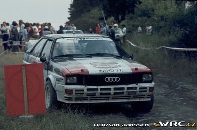 Harald Demuth - Arwed Fischer
15º Int. Hunsrück-Rallye 1982. Audi Quattro (IN-ND 37). Clasificado 1º.
Schmidt Motorsport

Del 15 al 18 de Julio, Trier, Alemania.
Superficie: asfalto - tierra.

El Rally constaba de 2 etapas con un total de 1100.00 km de los que 628.19 km divididos en 32 tramos eran cronometrados.

Tomaron la salida 202 equipos, finalizaron 117.

© Herman Janssen
@
Palabras clave: Audi;Quattro;Hunsruck_Rallye;1982