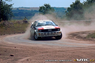 Harald Demuth - Arwed Fischer
15º Int. Hunsrück-Rallye 1982. Audi Quattro (IN-ND 37). Clasificado 1º.
Schmidt Motorsport

Del 15 al 18 de Julio, Trier, Alemania.
Superficie: asfalto - tierra.

El Rally constaba de 2 etapas con un total de 1100.00 km de los que 628.19 km divididos en 32 tramos eran cronometrados.

Tomaron la salida 202 equipos, finalizaron 117.

© Herman Janssen
@
Palabras clave: Audi;Quattro;Hunsruck_Rallye;1982