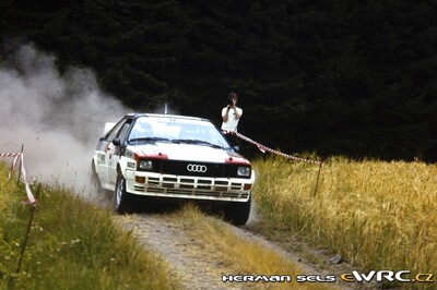 Harald Demuth - Arwed Fischer
15º Int. Hunsrück-Rallye 1982. Audi Quattro (IN-ND 37). Clasificado 1º.
Schmidt Motorsport

Del 15 al 18 de Julio, Trier, Alemania.
Superficie: asfalto - tierra.

El Rally constaba de 2 etapas con un total de 1100.00 km de los que 628.19 km divididos en 32 tramos eran cronometrados.

Tomaron la salida 202 equipos, finalizaron 117.

© Herman Sels
@
Palabras clave: Audi;Quattro;Hunsruck_Rallye;1982