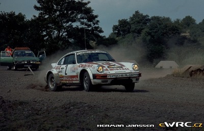 Antonio Zanini - Víctor Sabater
15º Int. Hunsrück-Rallye 1982. Porsche 911 SC (2501 SF 34). Clasificado 5º.
Alméras / Esso

Del 15 al 18 de Julio, Trier, Alemania.
Superficie: asfalto - tierra.

El Rally constaba de 2 etapas con un total de 1100.00 km de los que 628.19 km divididos en 32 tramos eran cronometrados.

Tomaron la salida 202 equipos, finalizaron 117.

© Herman Janssen
@
Palabras clave: Porsche;Hunsruck_Rallye;1982