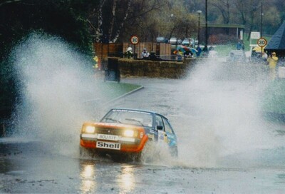 Stig Blomqvist - Bjorn Cederberg
31º Lombard RAC Rally 1982. Talbot Lotus Sunbeam (BDU 111Y). Clasificado 8º.

Del 21 al 25 de Noviembre, York, Inglaterra.
Superficie: asfalto - tierra.

El Rally tenia un total de 2970.00 km de los que 711.73 km divididos en 69 tramos eran especiales, (una de ellas fue cancelada SS46 Yair de 8.53 Km).

Se inscribieron 161 equipos, tomaron la salida 146, finalizaron 63.@
Palabras clave: Stig_Blomqvist;Talbot;Sunbeam;Lotus;Gran_Bretaña;1982;RAC_Rally