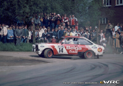 Robert Droogmans - Ronny Joosten
12º Lotto Haspengouwrally 1983. Ford Escort RS 1800 MKII (NUG 573V). Clasificado 3º.
Ford Belga Team

Del 13 al 15 Mayo, Landen, Bélgica.

Superficie: asfalto y tierra con un total de 413.94 km cronometrados divididos en 33 tramos (uno de ellos fue cancelado SS11 Heers de 26.69 km).

Tomaron la salida 123 equipos, finalizaron 52.

© Filip Van den Bogaert
@
Palabras clave: Ford;Escort;MKII;Haspengouwrally;Belgica;1983