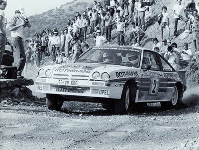 Ari Vatanen - Terry Harryman
30º Rothmans Acropolis Rally 1983. Opel Manta 400 (GG-CP 680). Clasificado 4º.
Rothmans Opel Rally Team

Del 30 de Mayo al 2 de Junio, Atenas, Grecia.
Superficie: tierra.

El Rally tenia un total de 2264 km de los que 843.30 km divididos en 45 tramos eran especiales, (uno de ellos fue cancelado SS22 Tsouka de 6.57 km).

Tomaron la salida 120 equipos, finalizaron 36.@
Palabras clave: Opel;Manta;Grecia;Grupo_B;1983;Acropolis