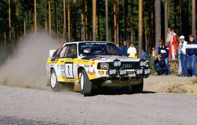 Hannu Mikkola - Arne Hertz
34º 1000 Lakes Rally 1984. Audi Quattro Sport S1 (IN-NT 2). Abandonó por la dirección del coche en SS25 Ouninpohja 2 de 24.55 Km.
Audi Sport

Del 24 al 26 de Agosto, Jyväskylä, Finlandia.
Superficie: tierra.

El Rally tení­a un total de 1416.31 km de los que 460.96 km divididos en 51 tramos eran especiales. Una de ellas fue cancelada, SS2 Humalamaki de 3,69 Km.
Varios espectadores resultaron heridos en este accidente en el que estuvo involucrado el Vauxhall Chevette 2300 HSR (FER 688W) #48 de Julian Roderick - David Holmes.

Tomaron la salida 144 equipos, finalizaron 74.

Photo by LAT Images
@
Palabras clave: Audi;Grupo_B;Quattro;Sport;Finlandia;1984
