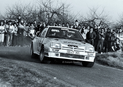 Guy Fréquelin - Christian Gilbert (Tilber)
18º Critérium International de Touraine 1985. Opel Manta 400 (GG-CT 360). Clasificado 1º.
Opel Euro Team

Del 9 al 10 de Marzo, Tours, L'Ile-Bouchard.
Superficie: asfalto.

El Rally tenia 2 etapas con un total de 814.00 km de los que 396.48 km divididos en 27 tramos eran especiales.

Tomaron la salida 113 equipos, finalizaron 55.

© François Baudin
@
Palabras clave: Opel;Manta;Grupo_B;1985
