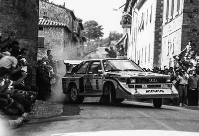Walter Röhrl - Christian Geistdörfer
27º Rally Sanremo 1985. Audi Sport Quattro S1 E2 (IN-NM 7). Clasificado 1º.

Del 29 de Septiembre al 4 de Octubre, Sanremo, Liguria, Imperia, Italia.
Superficie: asfalto - tierra.

El Rally tenia un total de 2340.56 km, de los que 696.90 km divididos en 45 tramos eran especiales (2 de ellos fueron cancelados SS20 Murio 1 de 9.12 km, SS36 Ronde 1 de 37.22 km).

Tomaron la salida 98 equipos, finalizaron 33.

SS Chiusdino
@
Palabras clave: Audi;Sport;Quattro;Sanremo;1985;Grupo_B;Chiusdino