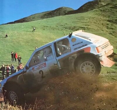 Ari Vatanen - Terry Harryman
15º AWA Clarion Rally de Nueva Zelanda 1985. Peugeot 205 Turbo 16 (123 FBL 75). Clasificado 2º.
Peugeot Talbot Sport

Del 29 de Junio al 2 de Julio, Auckland, Nueva Zelanda.
Superficie: tierra.

El Rally tenia un total de 2487.00 km de los que 935.50 km divididos en 48 tramos eran especiales, (2 de ellas fueron canceladas SS11 Ahuroa Puhoi Road de 12 Km y SS45 Bothwell Road de 25 Km).

Tomaron la salida 67 equipos, finalizaron 39.@
Palabras clave: Peugeot;Nueva_Zelanda;1985;Grupo_B