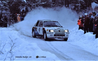 Timo Salonen - Seppo Harjanne
35º Internacional Suecia Rally 1985. Peugeot 205 Turbo 16 (323 EXA 75). Clasificado 3º.

Del 15 al 17 de Febrero, Karlstad, Suecia.
Superficie: nieve - hielo.

El Rally tenía un total de 1642.00 km de los que 513.68 km divididos en 29 tramos eran especiales.

Tomaron la salida 115, finalizaron 56.

© Gunnar Whiss
@
Palabras clave: Timo_Salonen;Peugeot;Turbo;Grupo_B;Suecia;1985