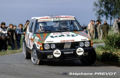 Michele Rayneri - Luigi Pirollo
21º 24 Heures d'Ypres 1985. Fiat Ritmo Abarth 130 TC (TO 90889A). Clasificado 9º.
Jolly Club Totip

Del 28 al 30 de Junio, Ypres, Bélgica.
Superficie: asfalto con 524.00 km cronometrados.

Tomaron la salida 148 equipos, finalizaron 73.

PHOTO Stéphane Prevot
@@
Palabras clave: Fiat;Ritmo;Abarth;Ypres;1985