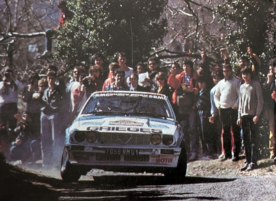 Christian Rigollet - Michel Bathelot
6º Rallye International des Garrigues 1985. Alfa Romeo Alfetta GTV6 (7058 RM 01). Abandonó, desconocemos el motivo.

Del 29 al 30 de Marzo, Nimes, Gard, Occitania, Francia.
Superficie: asfalto.

Desconocemos los kilómetros de la prueba tanto totales como cronometrados.

Tomaron la salida 101 equipos, finalizaron 47.@
Palabras clave: Alfa;Romeo;Alfetta;Garrigues;1985