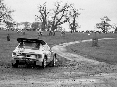 Juha Kankkunen - Juha Piironen
35º Lombard RAC Rally 1986. Peugeot 205 Turbo 16 E2 (237 FWH 75). Clasificado 3º.
Peugeot Talbot Sport

Del 16 al 19 de Noviembre, Bath, Inglaterra.
Superficie: Tierra.

El Rally un total de 2537.93 km de los que 515.04 km divididos en 45 tramos eran especiales.

Tomaron la salida 149 equipos, finalizaron 83.

PHOTO 3 de 3
@
Palabras clave: Peugeot;Turbo;Grupo_B;1986;Lombard_RAC_Rally;Inglaterra