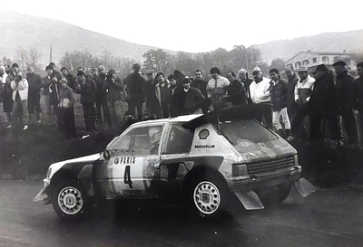 Juha Kankkunen - Juha Piironen
54º Rallye Automobile de Monte-Carlo 1986. Peugeot 205 Turbo 16 E2 (25 FGV 75). Clasificado 5º.

Del 18 al 24 de Enero, Monte-Carlo.
Superficie: asfalto - nieve.

El Rally tenía un total de 3984.00 km de los que 881.20 km divididos en 36 tramos eran especiales.

Tomaron la salida 156 equipos, finalizaron 65.@
Palabras clave: ;Peugeot;T16;Montecarlo;Grupo_B;1986