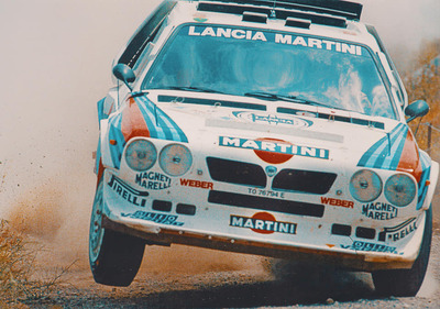 Markku Alén - Ilkka Kivimaki
33º Acrópolis Rally 1986. Lancia Delta S4 (TO 76794E). Abandonó por motor en SS43 Desfina de 7.57 Km.
Martini Lancia

Del 2 al 4 de Junio, Atenas, Grecia.
Superficie: tierra.

El Rally tení­a un total de 1890.00 km de los que 572.13 km divididos en 46 tramos eran especiales (8 de ellas fueron cancelados SS8, SS9, SS10, SS14, SS16, SS21, SS36 y SS45)

Tomaron la salida 101 equipos, finalizaron 34.@
Palabras clave: Lancia;Grupo_B;Delta;Acropolis;1986;Grecia