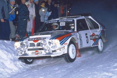Henri Toivonen - Sergio Cresto
36º Internacional Suecia Rally 1986. Lancia Delta S4 (A6 37614). Abandonó por motor en SS12 Alvsbacka de 14 Km.
Martini Lancia

Del 14 al 16 de Febrero, Karlstad, Suecia.
Superficie: nieve - hielo.

El Rally tenia un total de 1670.00 km de los que 556.79 km divididos en 30 tramos eran especiales.

Tomaron la salida 107 equipos, finalizaron 62.@
Palabras clave: Henri_Toivonen;Sergio_Cresto;Lancia;Delta;S4;Grupo_B;Suecia;1986;nieve