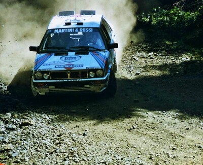 Juha Kankkunen - Juhas Pironen
22º Olympus Rally 1987. Lancia Delta HF 4WD (TO 01768G). Clasificado 2º.

Del 26 al 29 de Junio, Seattle - Tacoma, Washington, EE.UU.
Superficie: tierra.

El Rally tenia un total de 1749.90 km de los que 540.11 km divididos en 44 tramos eran especiales, (2 de ellas fueron canceladas, SS4 y SS19).

Tomaron la salida 47 equipos, finalizaron 23.@
Palabras clave: ;Lancia;Delta;Olympus;1987