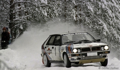 Juha Kankkunen - Juha Piironen
37º Internacional Suecia Rally 1987. Lancia Delta HF 4WD (TO 66485F). Clasificado 3º.
Martini Lancia

Del 13 al 14 de Febrero, Karlstad, Suecia.
Superficie: nieve - hielo.

El Rally tenia un total de 1176.05 Km de los que 408.15 km divididos en 27 tramos eran especiales (uno de ellos fue cancelado SS21 Vassjön de 5.70 km)

Se inscribieron 147 equipos, tomaron la salida 147, finalizaron 82.

© Olivier Delhez
@@
Palabras clave: Lancia;Delta;4WD;Suecia;1987